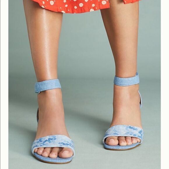 𝅺anthropologiedenim light sandals
